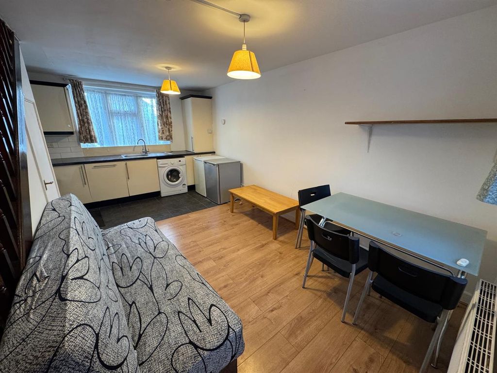 Property photo 3 of 5 1000047363.Jpg