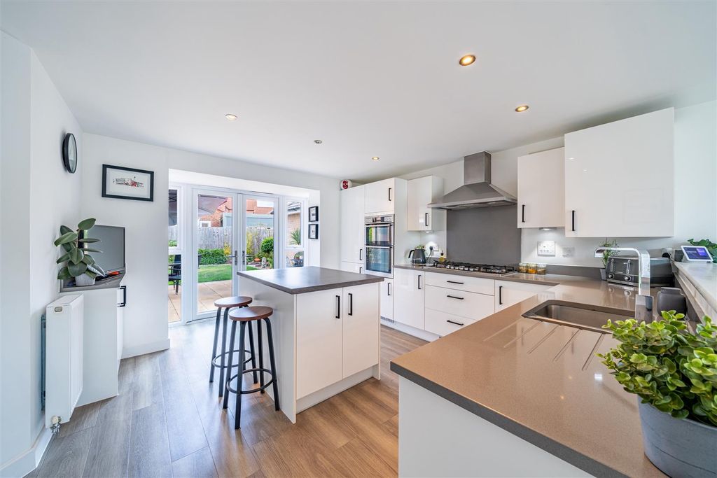 Property photo 3 of 24