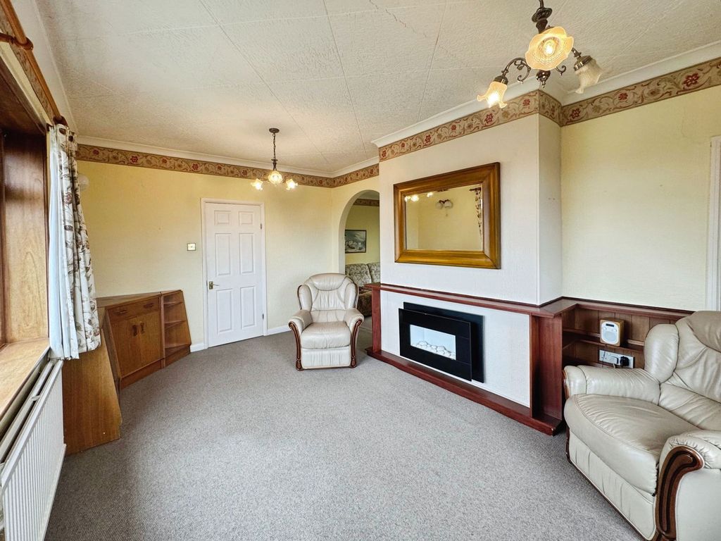 Property photo 3 of 28
