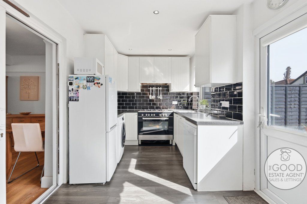 Property photo 3 of 18