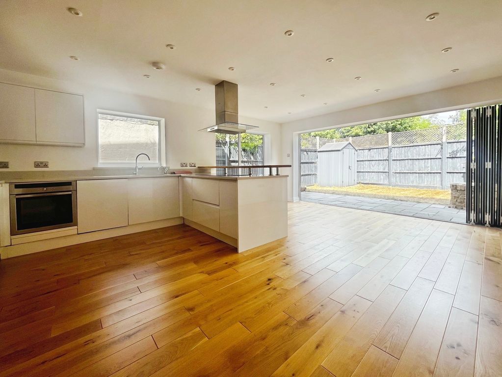 Property photo 2 of 20 Pbox-Img.Jpg