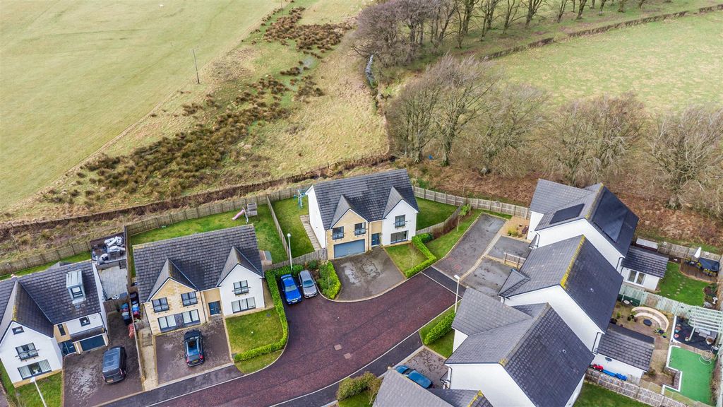 Property photo 2 of 31 Reed Way-11.Jpg