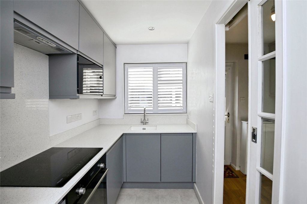 Property photo 2 of 12 Picture No. 23