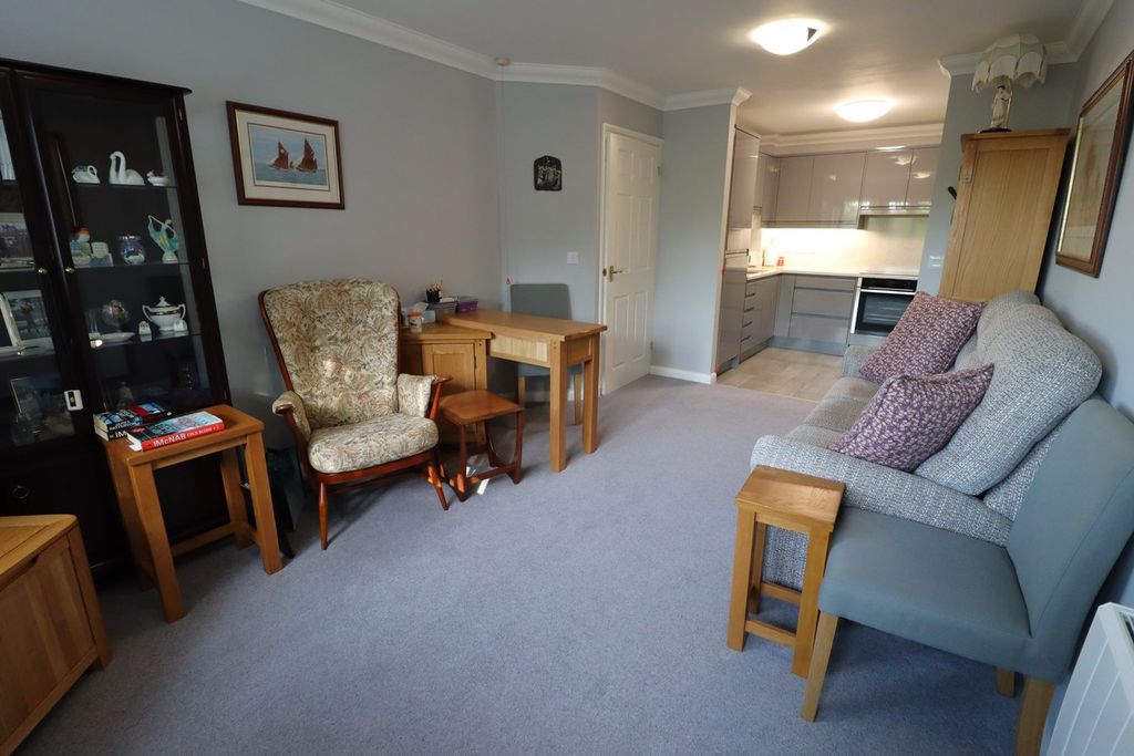 Property photo 3 of 17