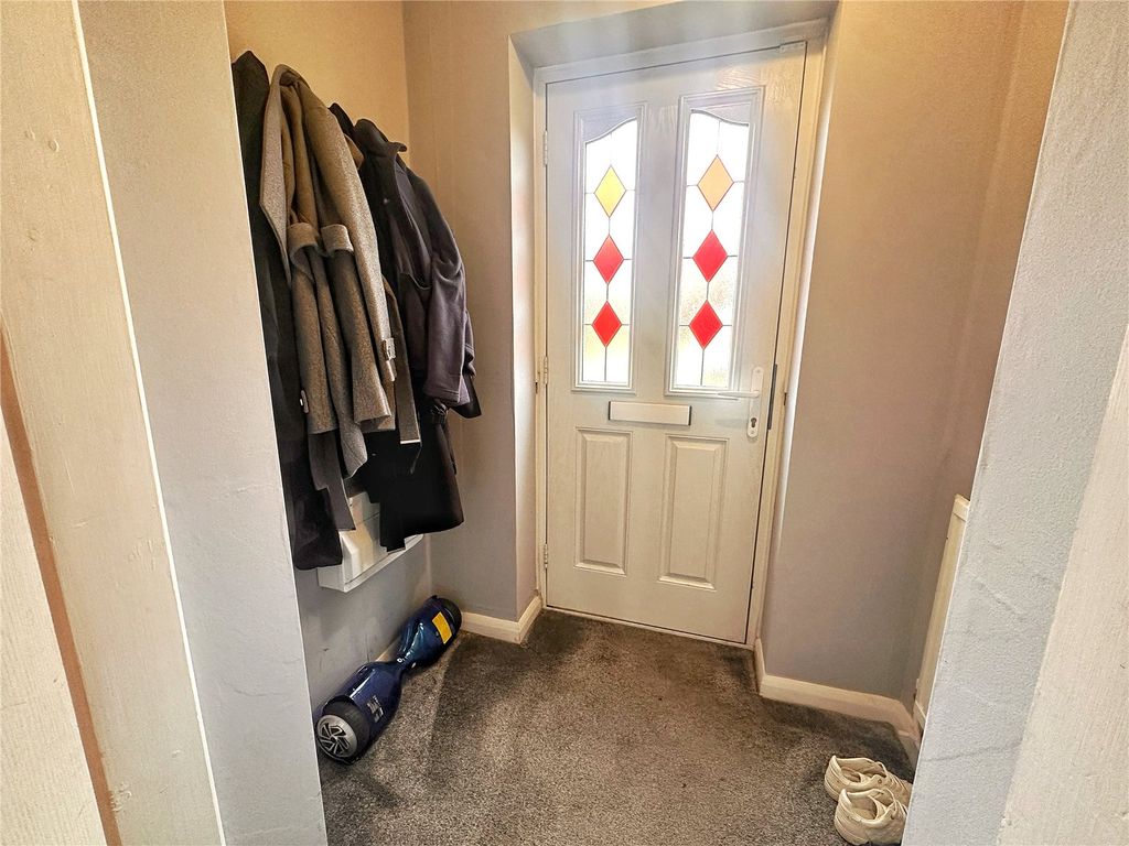 Property photo 2 of 17 Picture No. 14