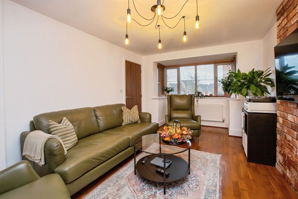 Property photo 3 of 21 Pbox-Img.Jpg