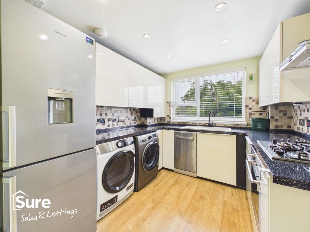 Property photo 2 of 21 5152083