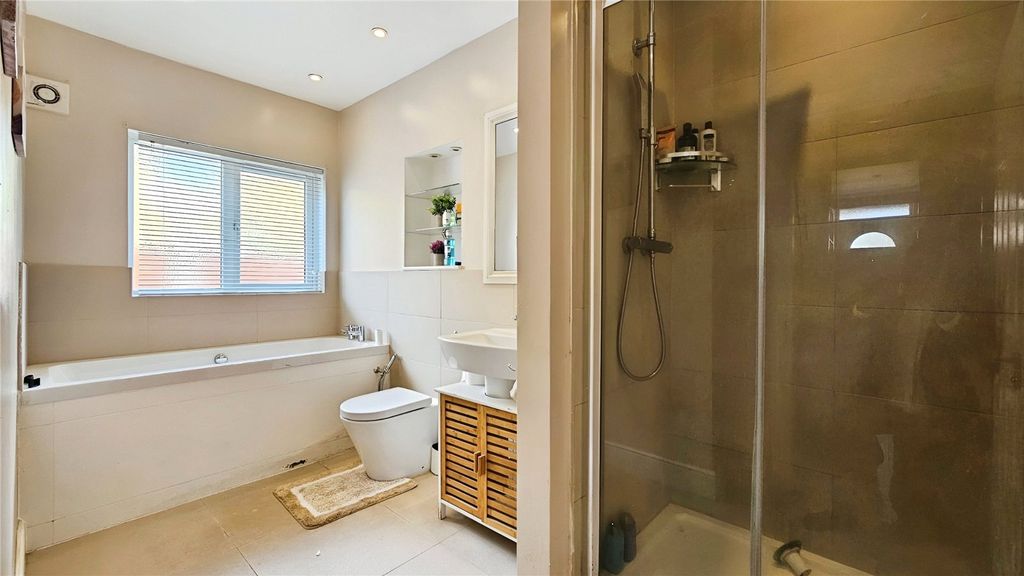 Property photo 3 of 6 Bathroom