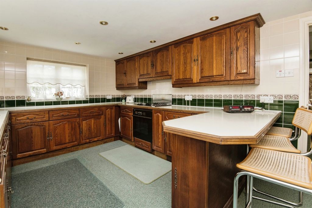 Property photo 3 of 16