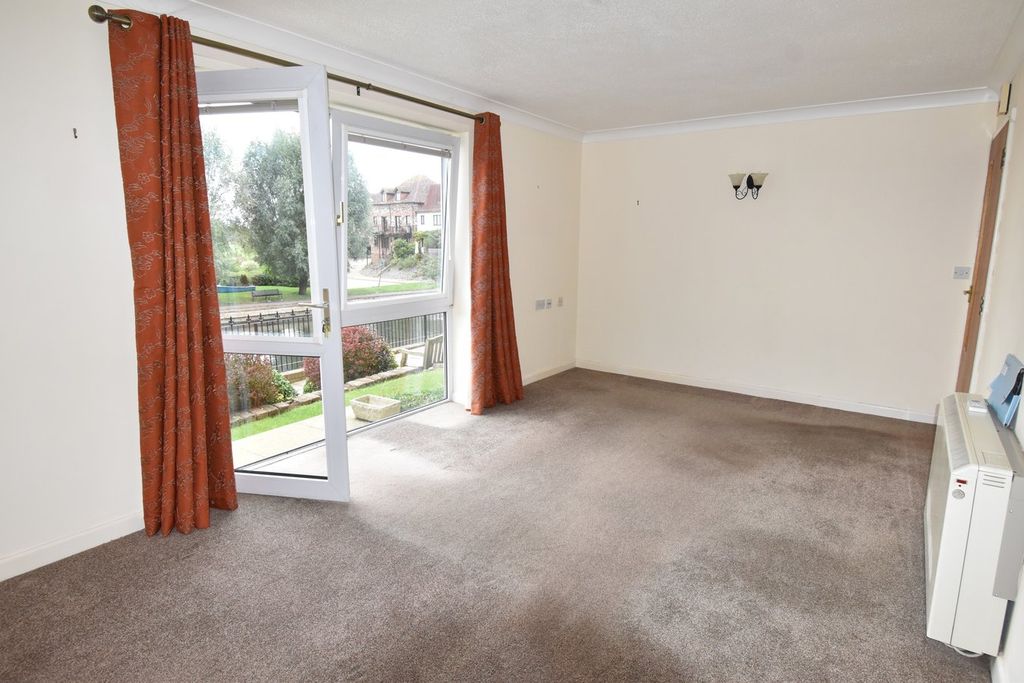 Property photo 3 of 9