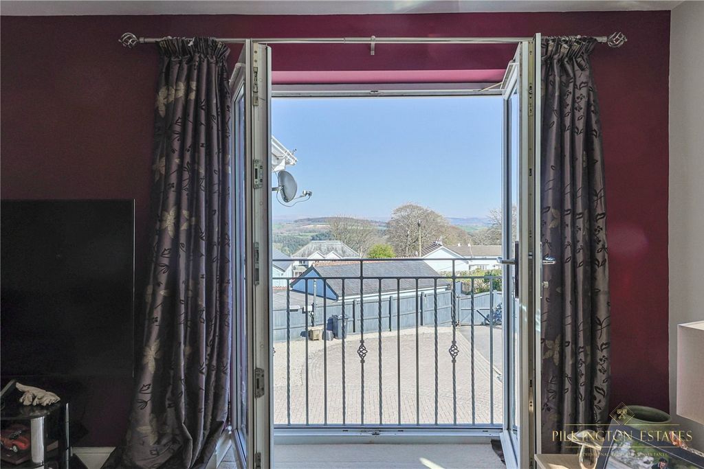 Property photo 3 of 24 4272132