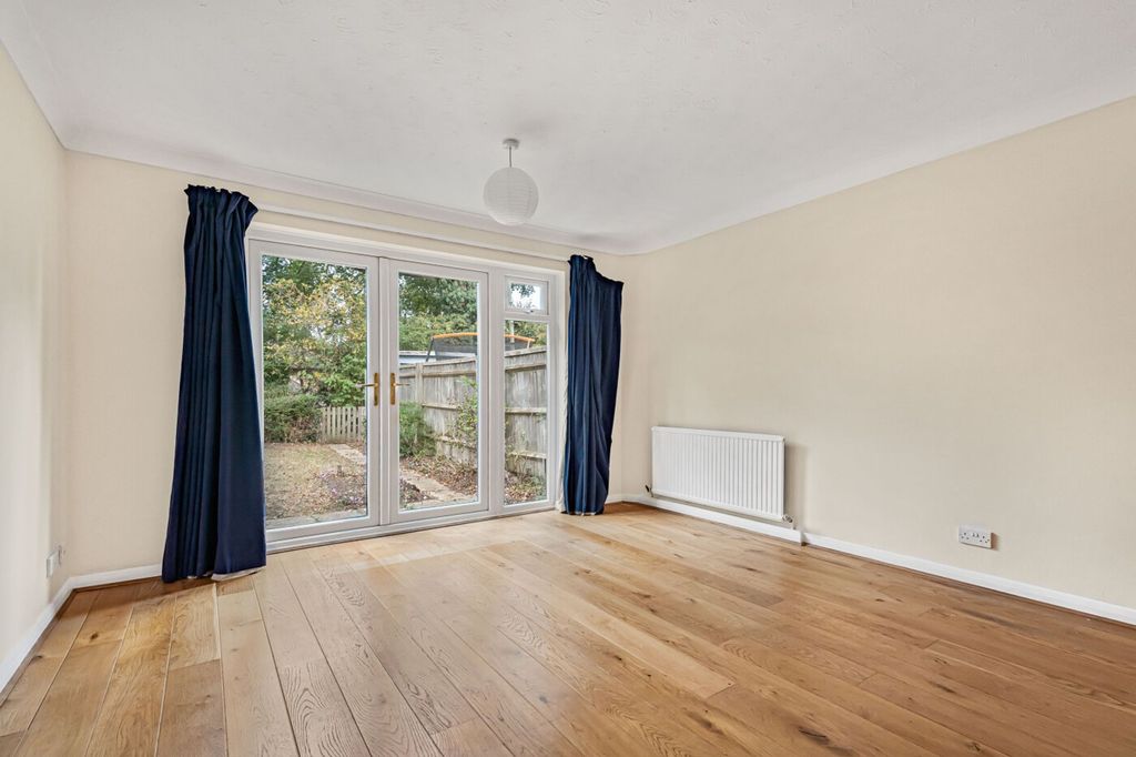 Property photo 3 of 11