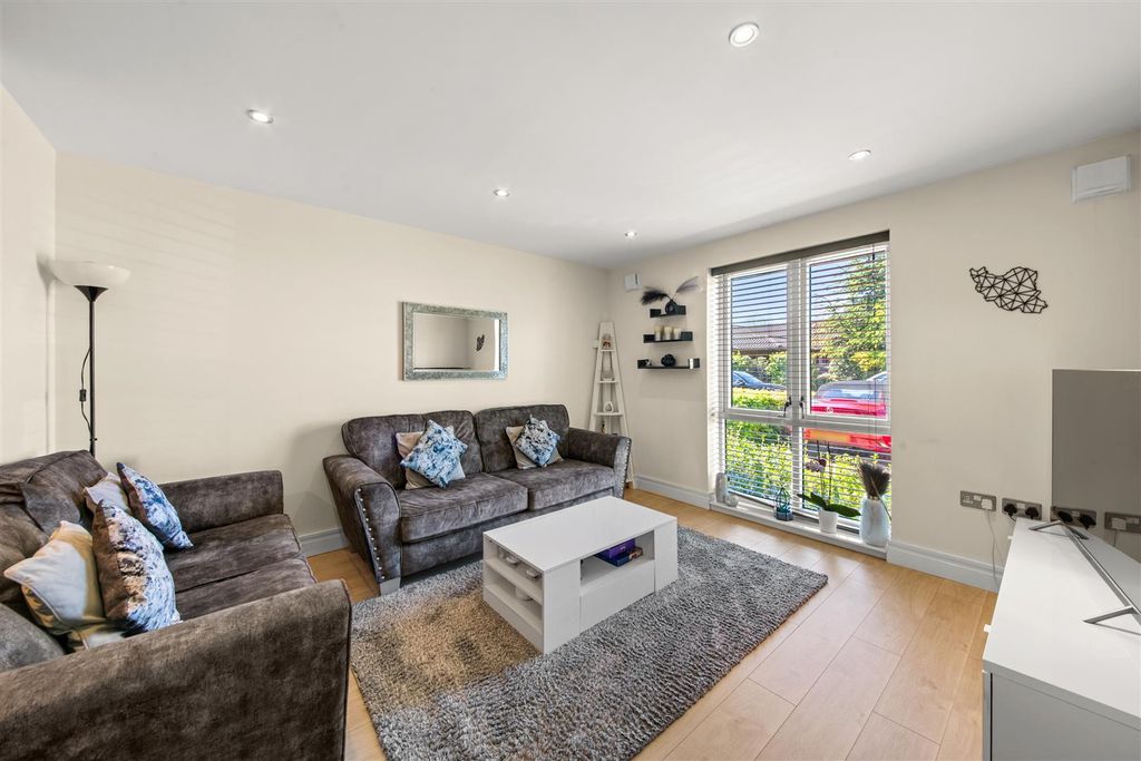 Property photo 3 of 21