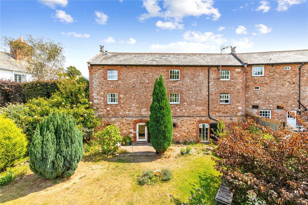 Property photo 1 of 17 Phoenix Barn