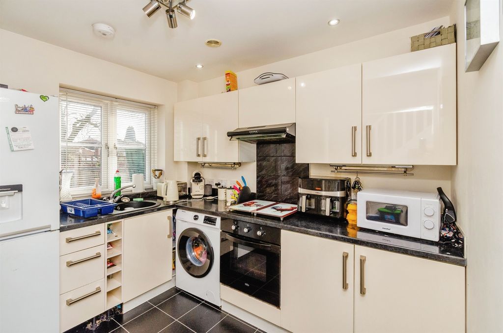 Property photo 3 of 17