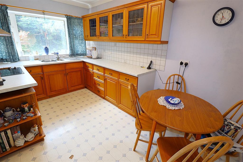 Property photo 3 of 24 Kitchen