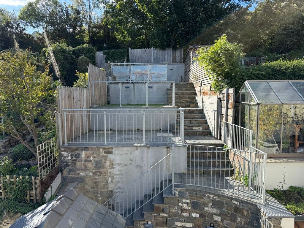Property photo 3 of 45