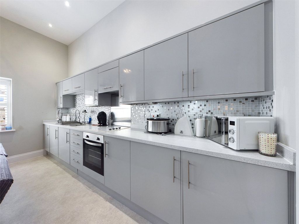 Property photo 3 of 8 Picture No. 06