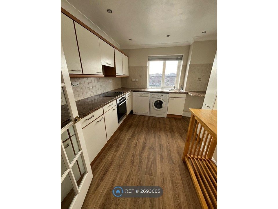 Property photo 3 of 13 Kitchen