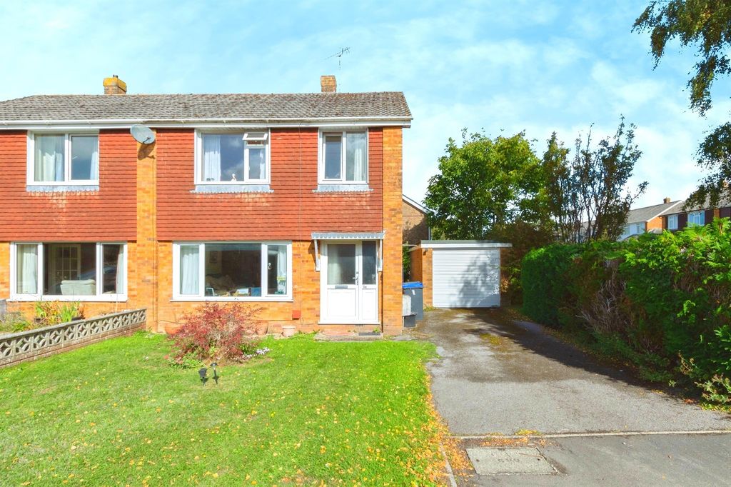 Property photo 1 of 11