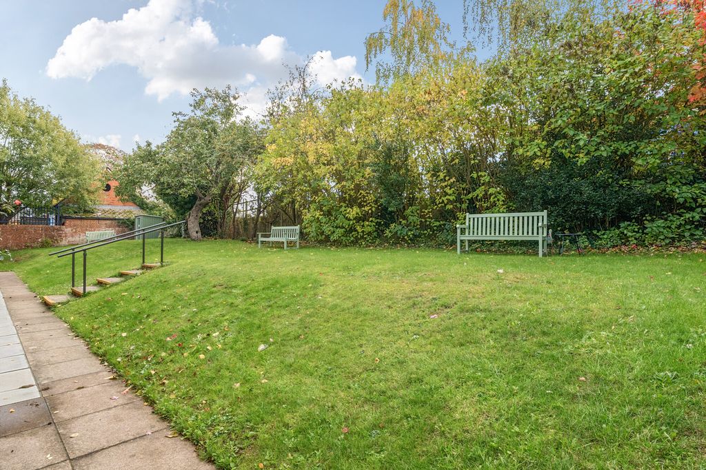 Property photo 2 of 14