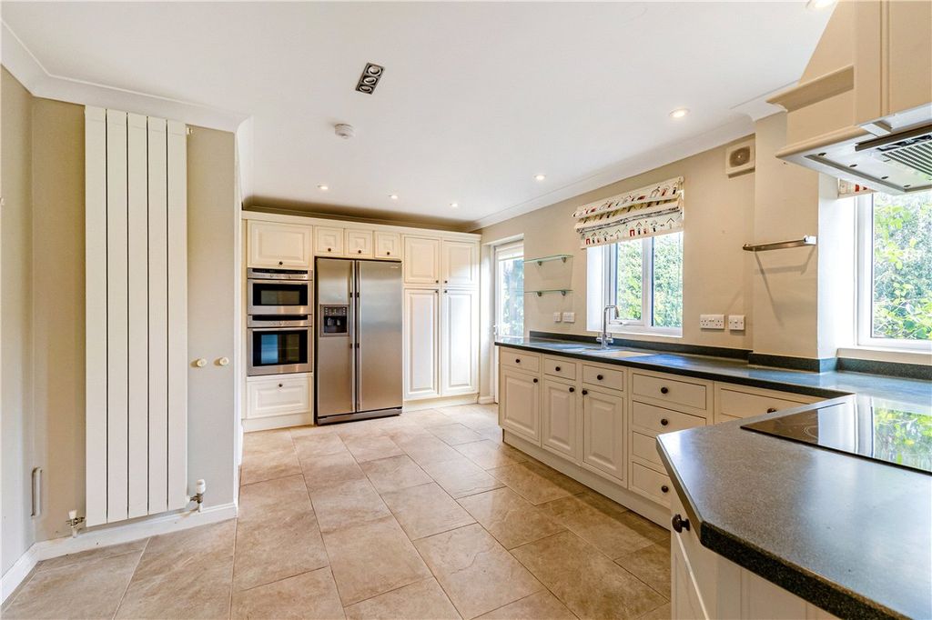 Property photo 3 of 22 Kitchen