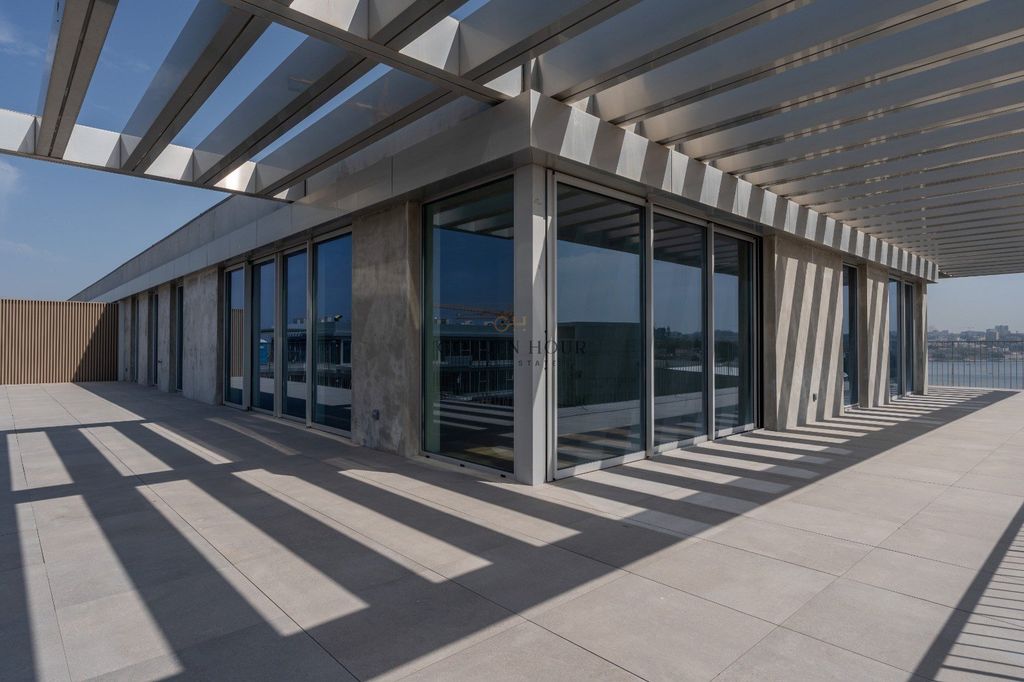 Property photo 1 of 62 Luxury 4-Bed Penthouse At Seca Do Bacalhau, Gaia