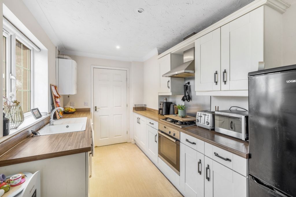 Property photo 2 of 16 23 Ambassador Walk (Spalding)-9