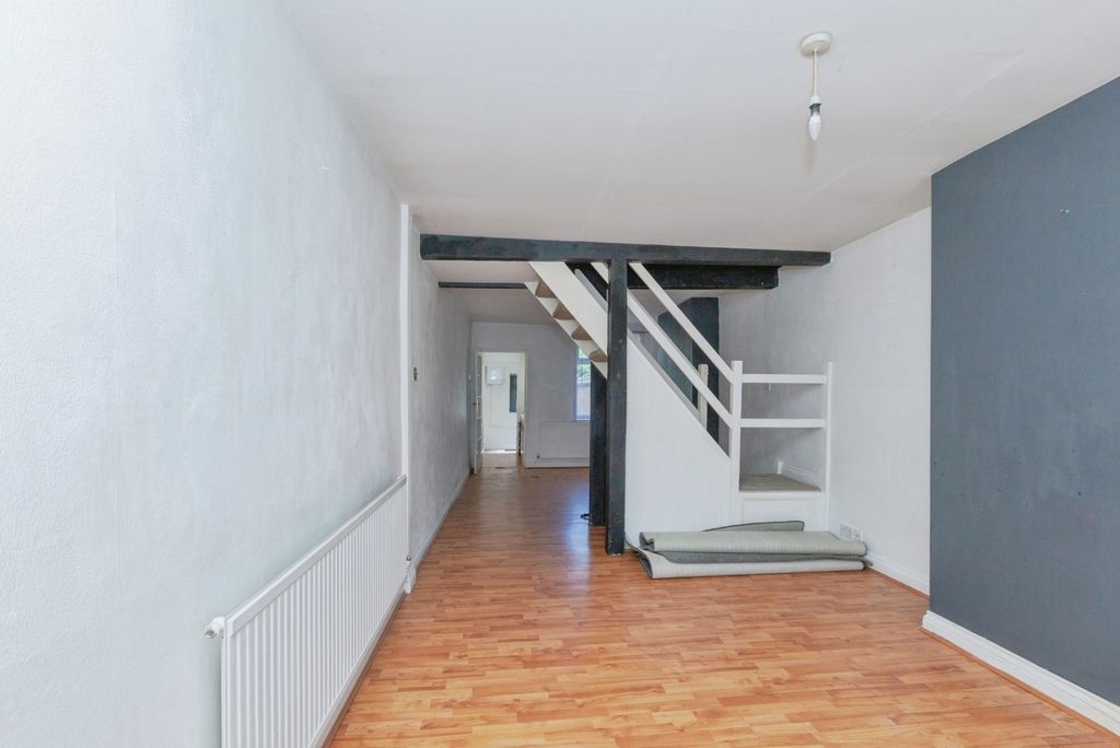 Property photo 3 of 16 Pbox-Img.Jpg
