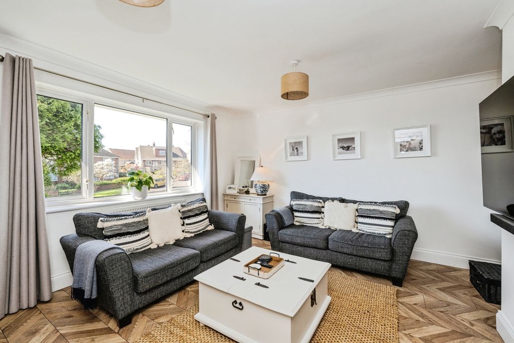 Property photo 2 of 20 Pbox-Img.Jpg