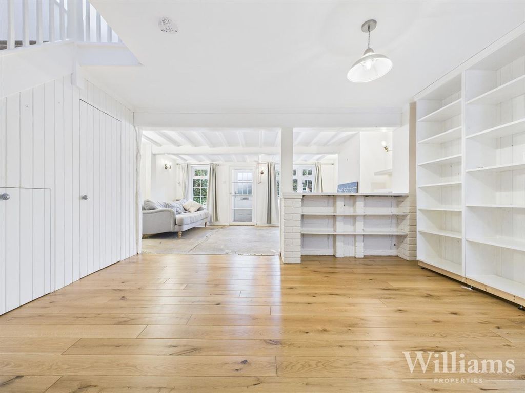 Property photo 2 of 16 Cam02861G0-Pr0505-Still005.Jpg