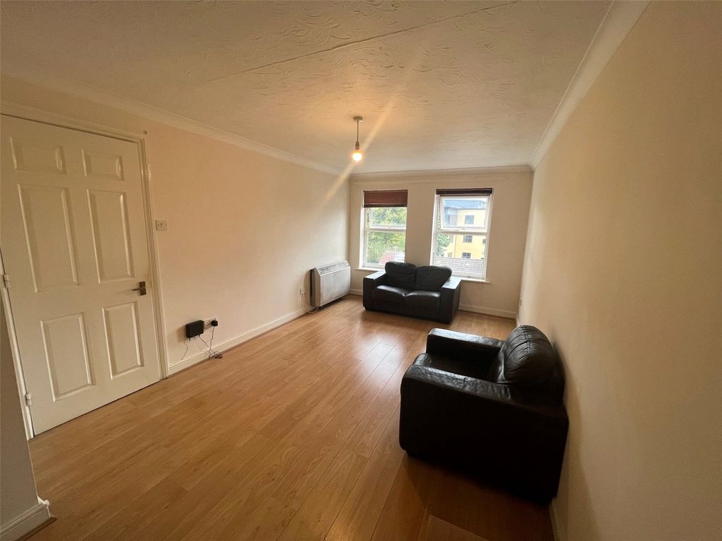 Property photo 2 of 9 Picture No. 01