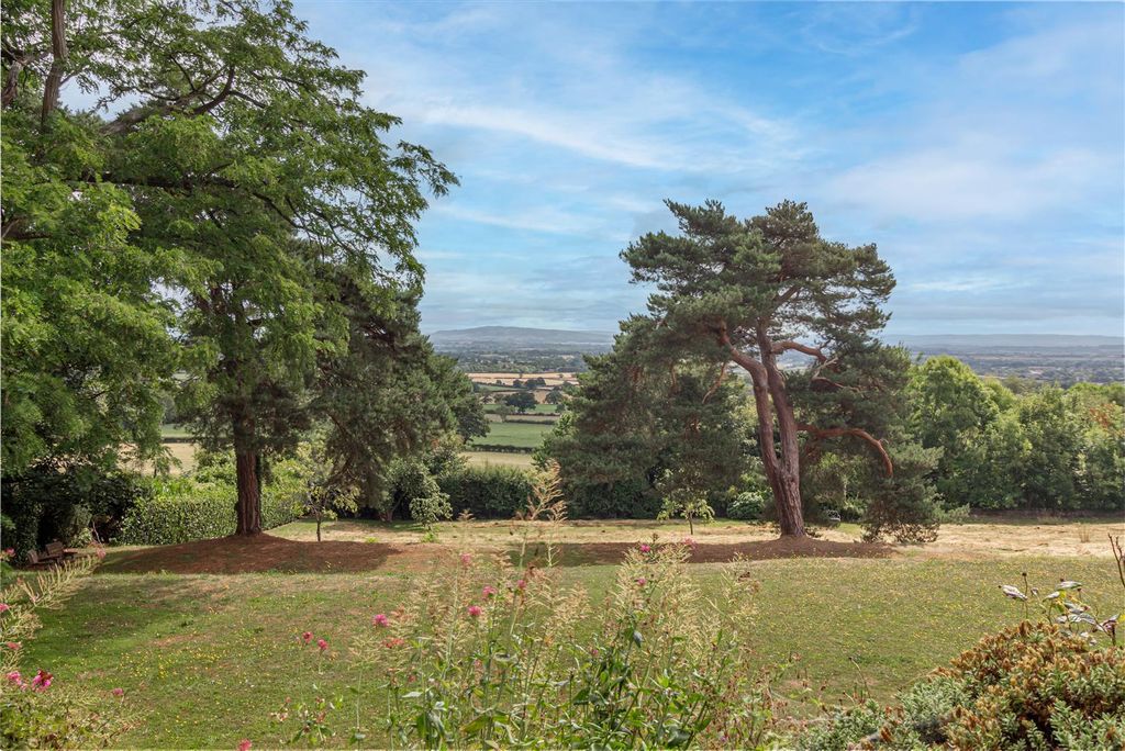 Property photo 3 of 37 Garden-7.Jpg