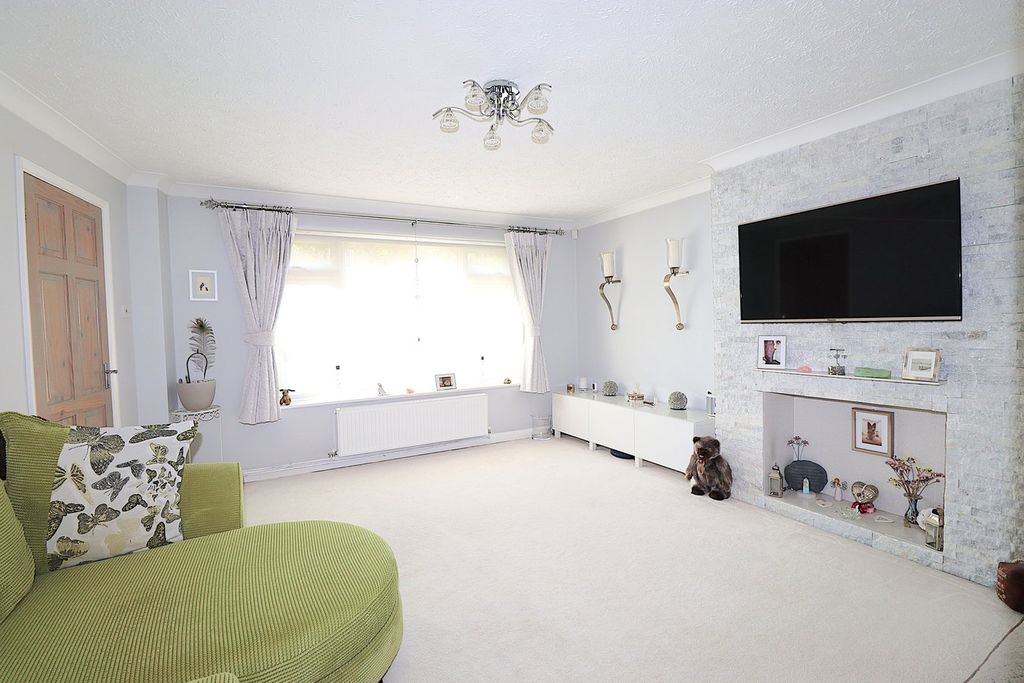 Property photo 3 of 14