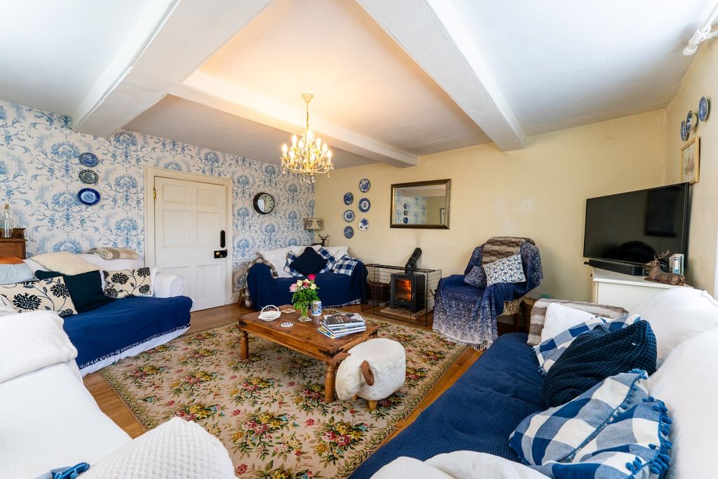 Property photo 2 of 23