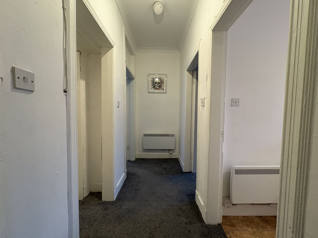 Property photo 2 of 6 Hallway