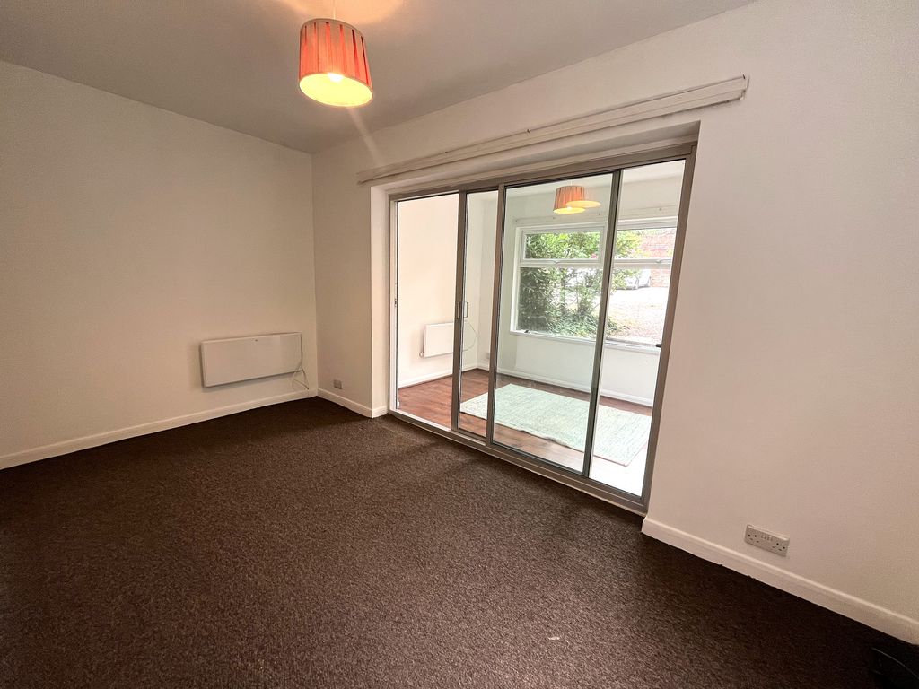 Property photo 1 of 7 Living Room