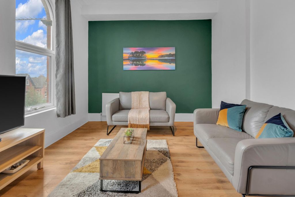 Property photo 3 of 14 Property Photo