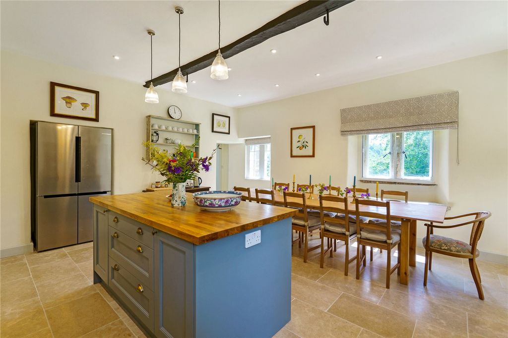 Property photo 2 of 20 Picture No. 69
