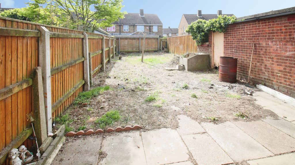 Property photo 2 of 15 Garden.Jpg