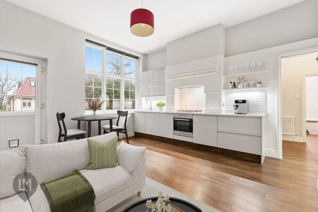 Property photo 2 of 8 Living/Dining Room