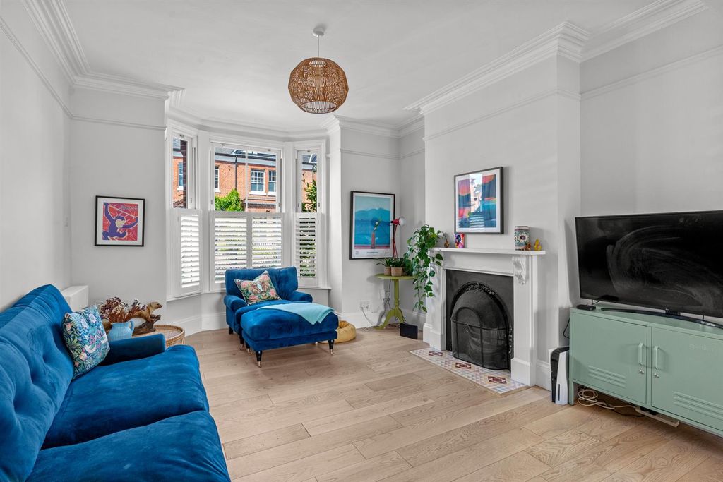 Property photo 2 of 28 35-Grosvenorroad-009.Jpg