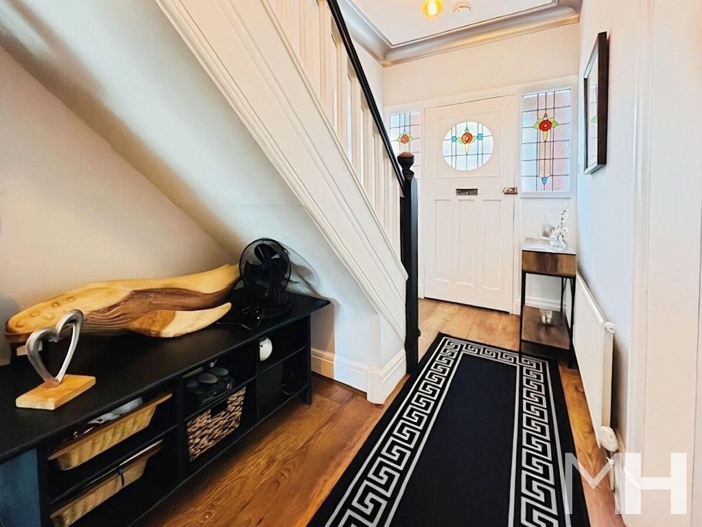 Property photo 2 of 15 Hallway