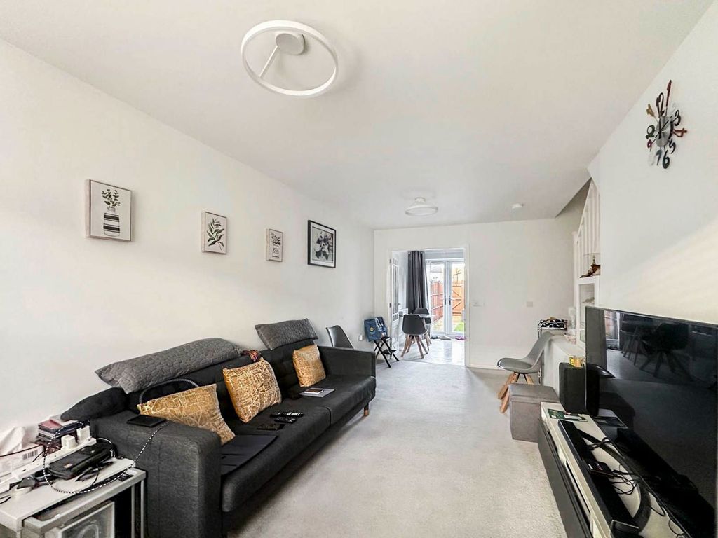 Property photo 3 of 12