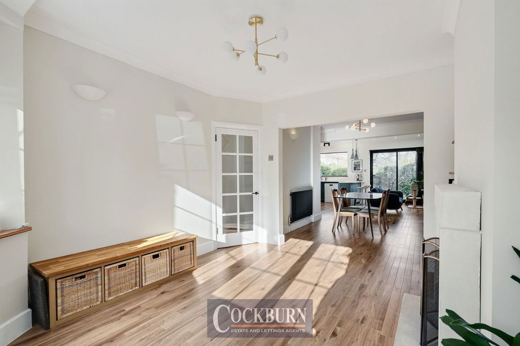 Property photo 2 of 24