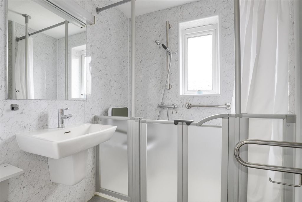 Property photo 3 of 17 31146.Jpg