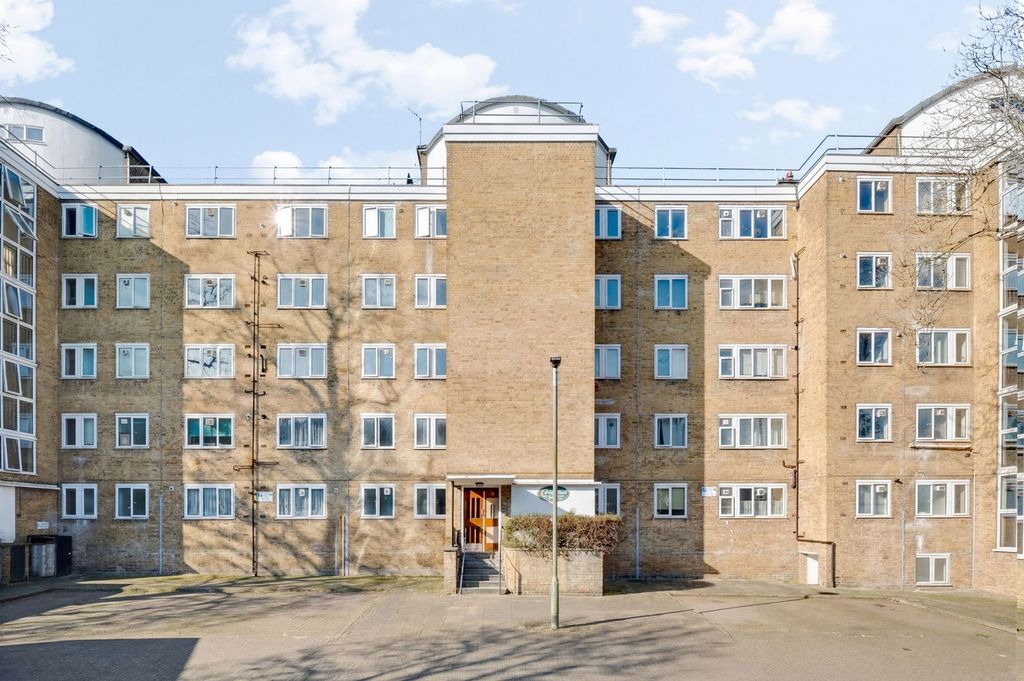 Property photo 1 of 11