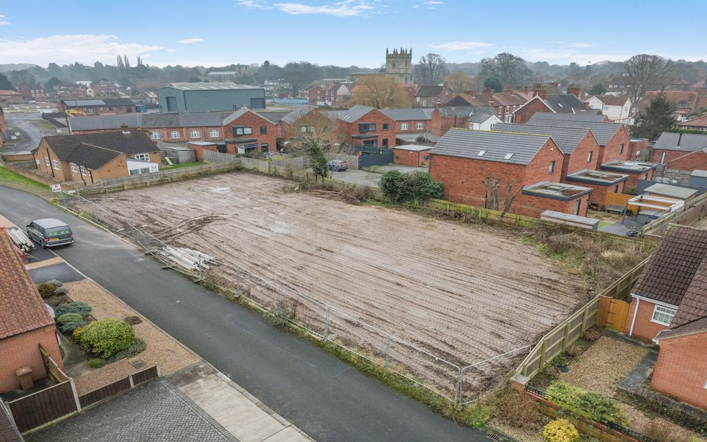 Property photo 2 of 10 Land At Tyson Close, Barton-Upon-Humber, North Lincolnshire Dn18 5Tq