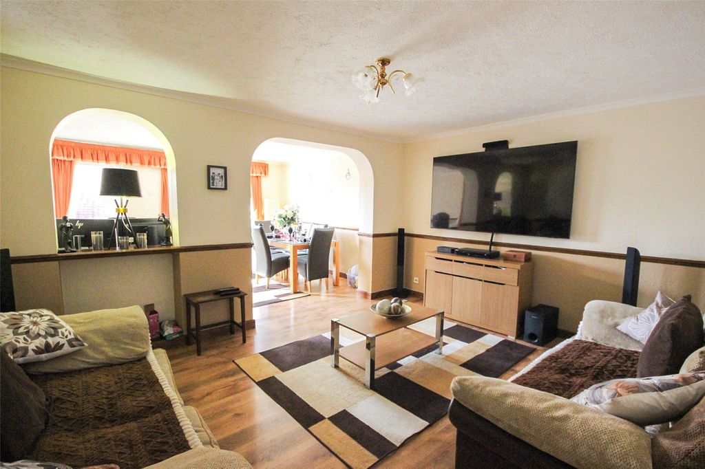 Property photo 2 of 18 Picture No. 11