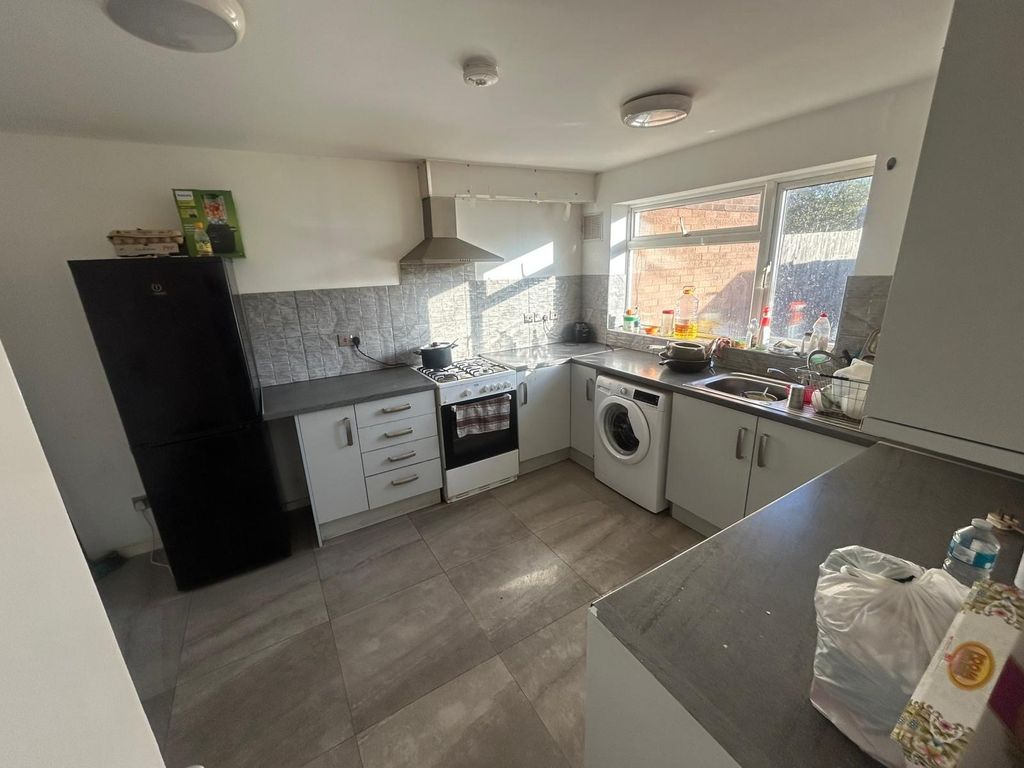 Property photo 2 of 11 Image